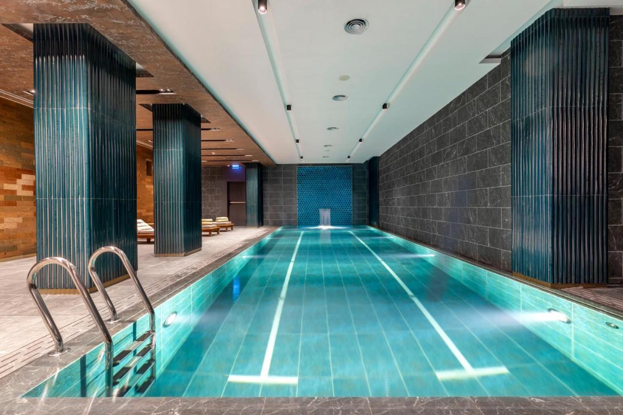 Wish More Hotel Sisli 이스탄불 외부 사진 The swimming pool at The Landmark