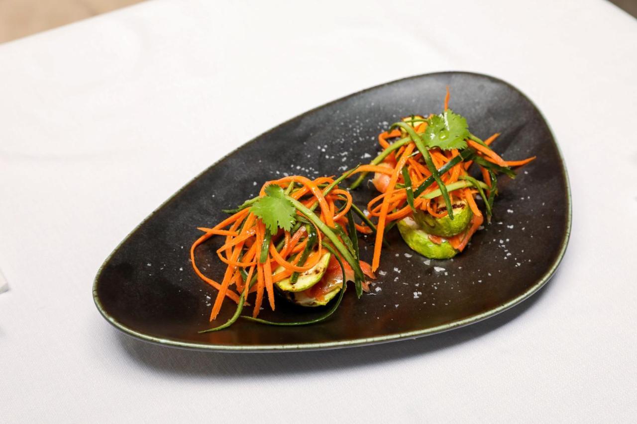 Wish More Hotel Sisli 이스탄불 외부 사진 A plate of Nộm